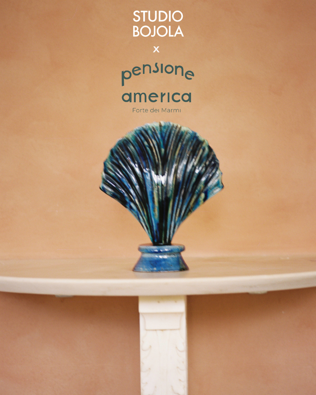 Mini Ostrica — Hand-Modelled Tuscan Ceramic Sculpture, Butter