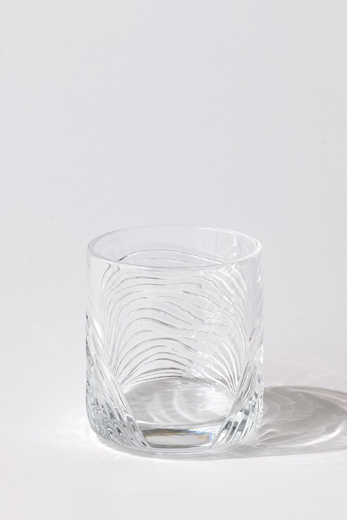 Zefiro Hand-Engraved Crystal Tumbler — Clear, Small