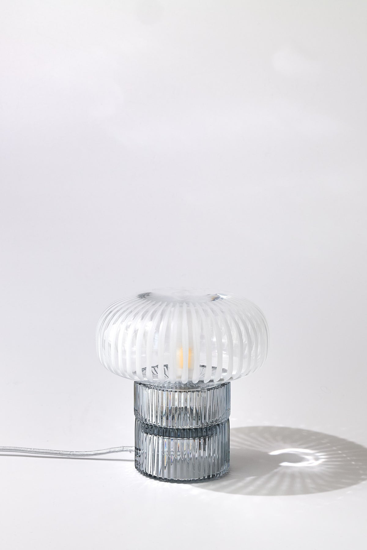 Tello Grey + Piccolo Clear — Lampada da Tavolo in Cristallo