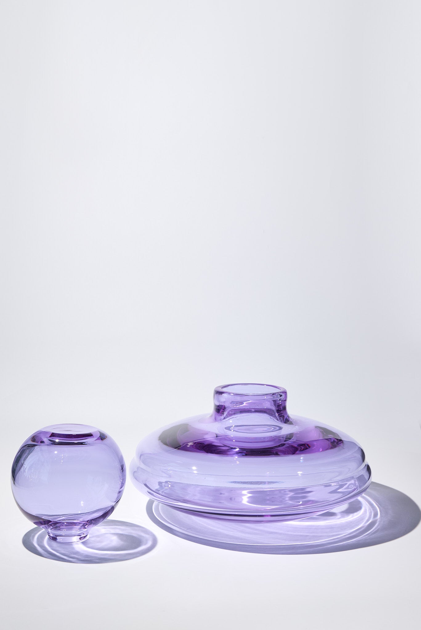 Venere — Vaso in Cristallo Soffiato a Mano, Lilla, Due Pezzi 