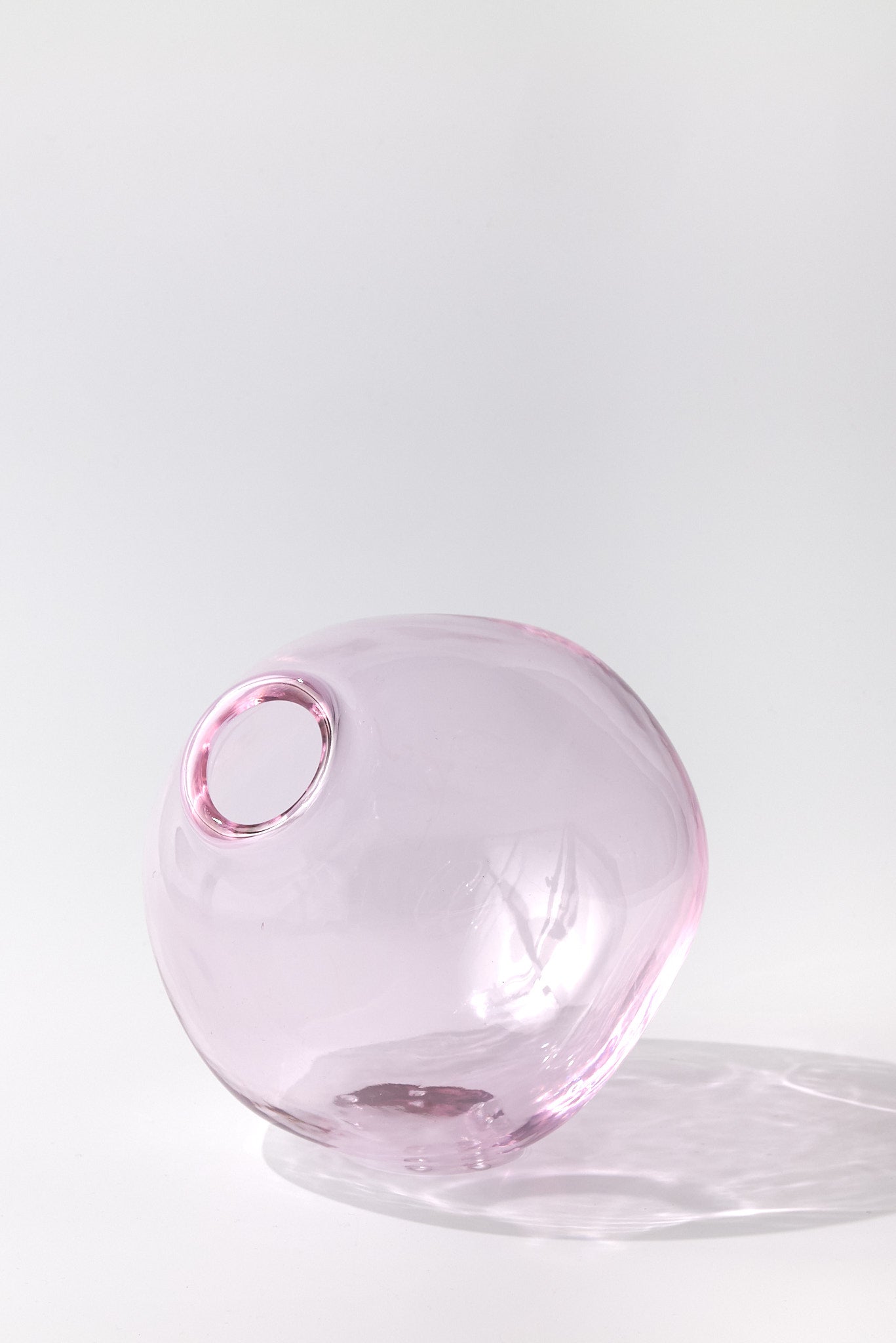 Nuvola — Hand-Blown Crystal Spherical Vase, Pink