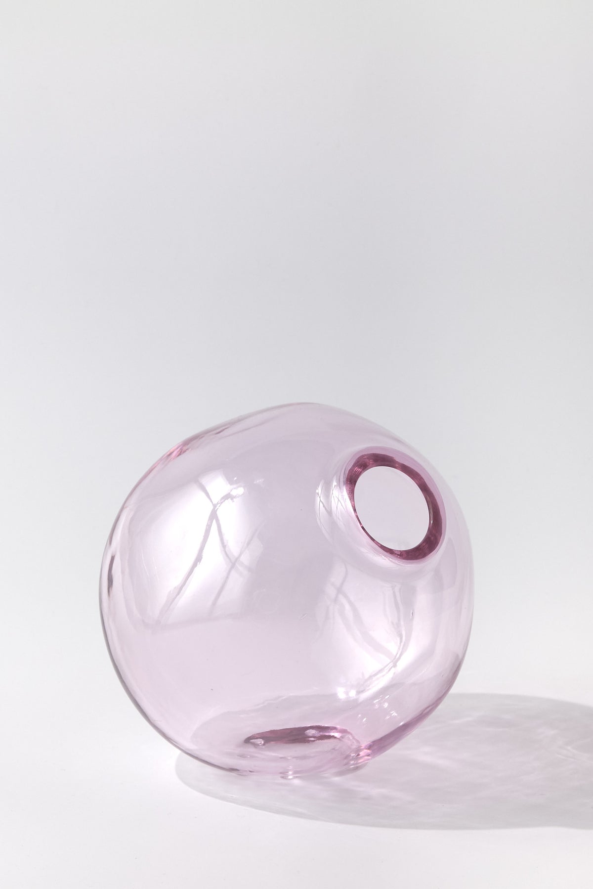 Nuvola — Hand-Blown Crystal Spherical Vase, Pink