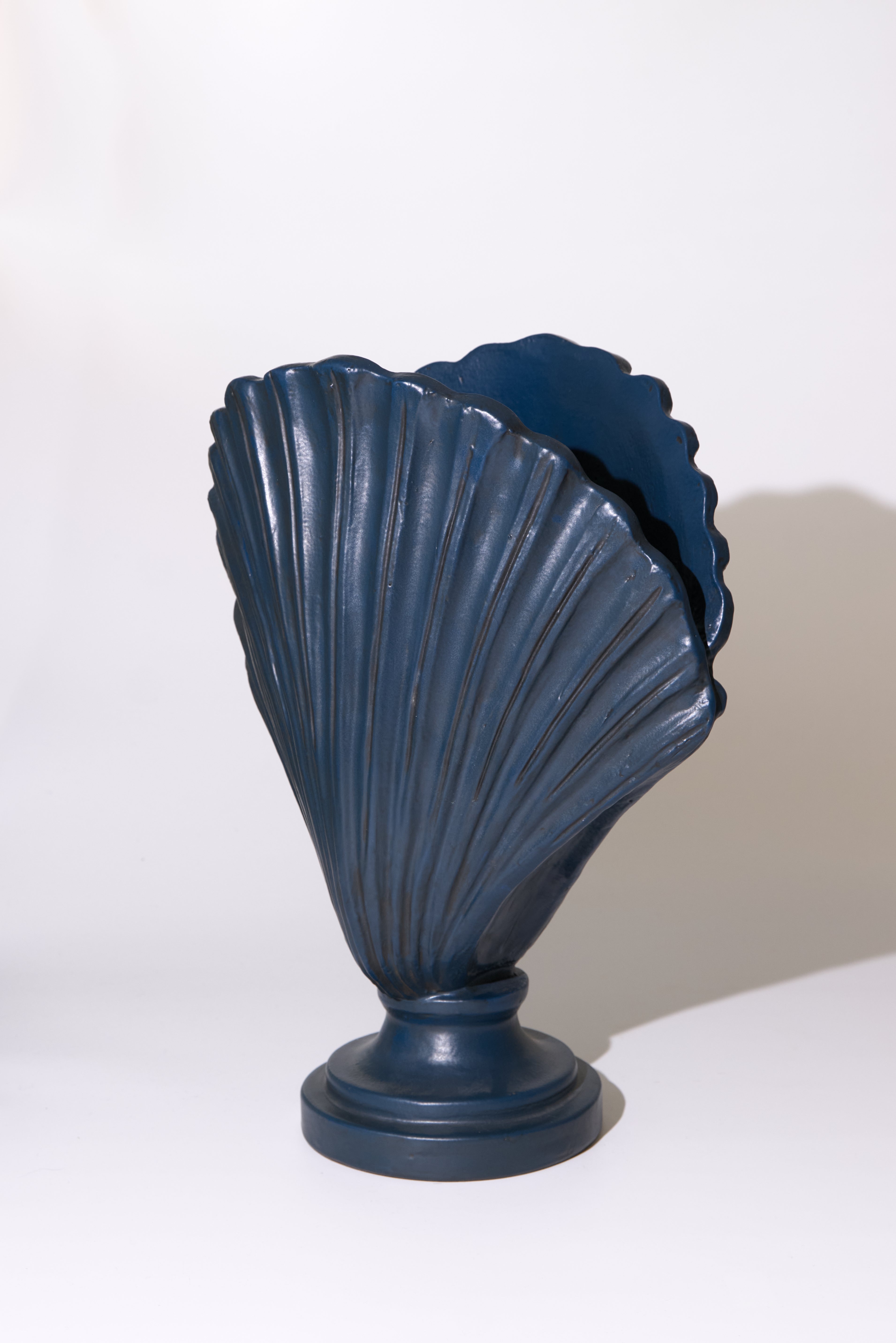 Ostrica — Hand-Modelled Tuscan Ceramic Sculpture