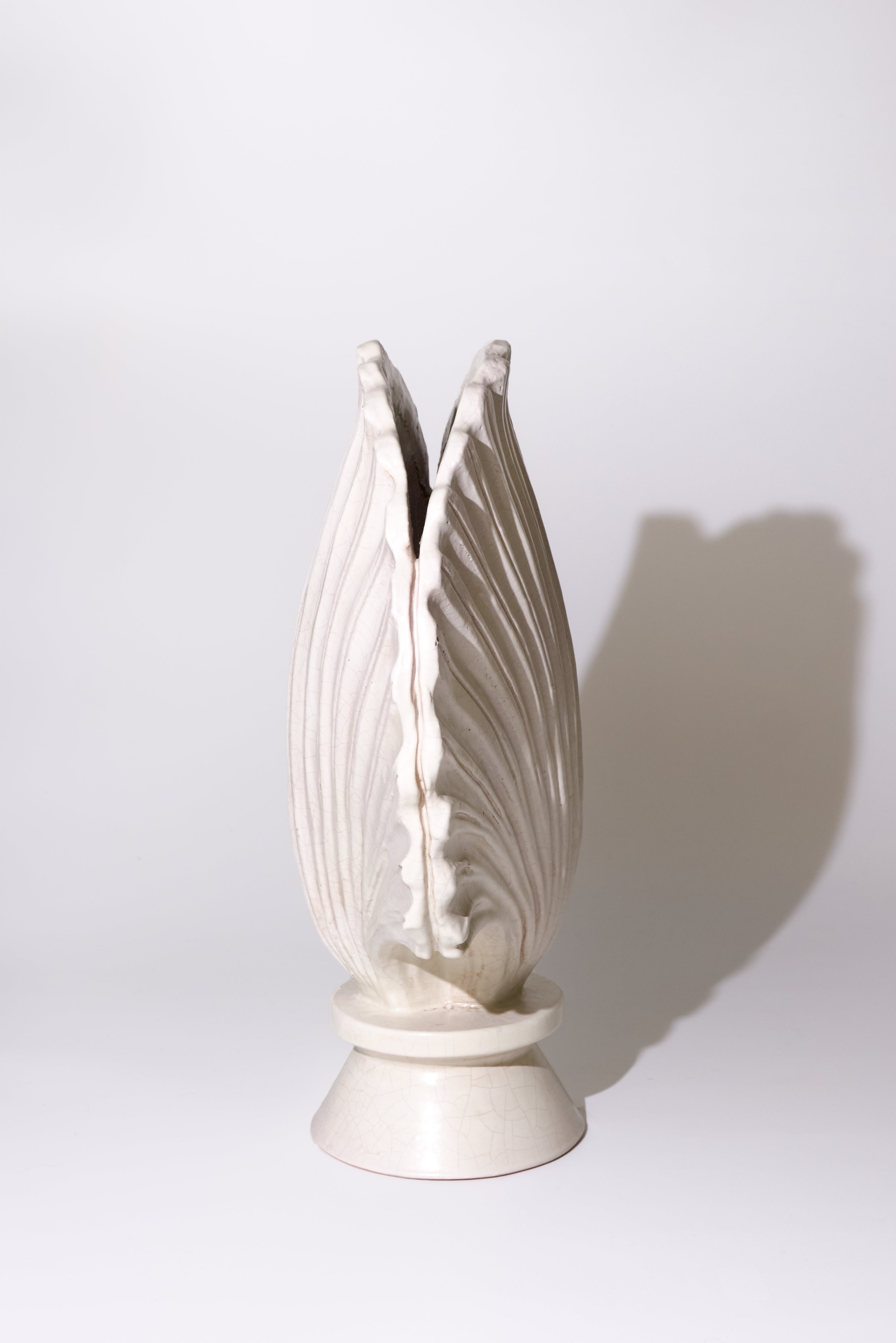 Ostrica — Hand-Modelled Tuscan Ceramic Sculpture