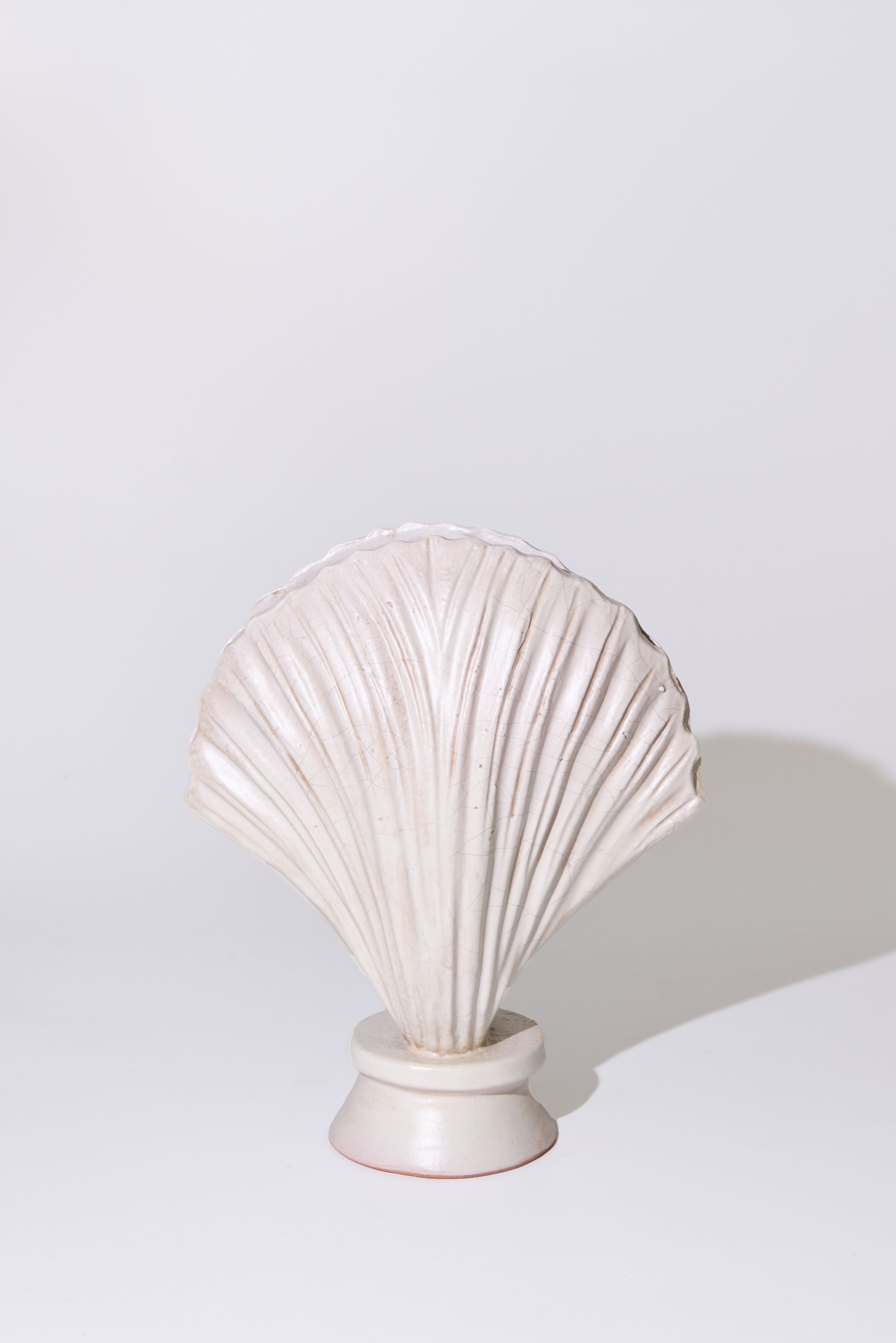 Mini Ostrica — Hand-Modelled Tuscan Ceramic Sculpture, Butter
