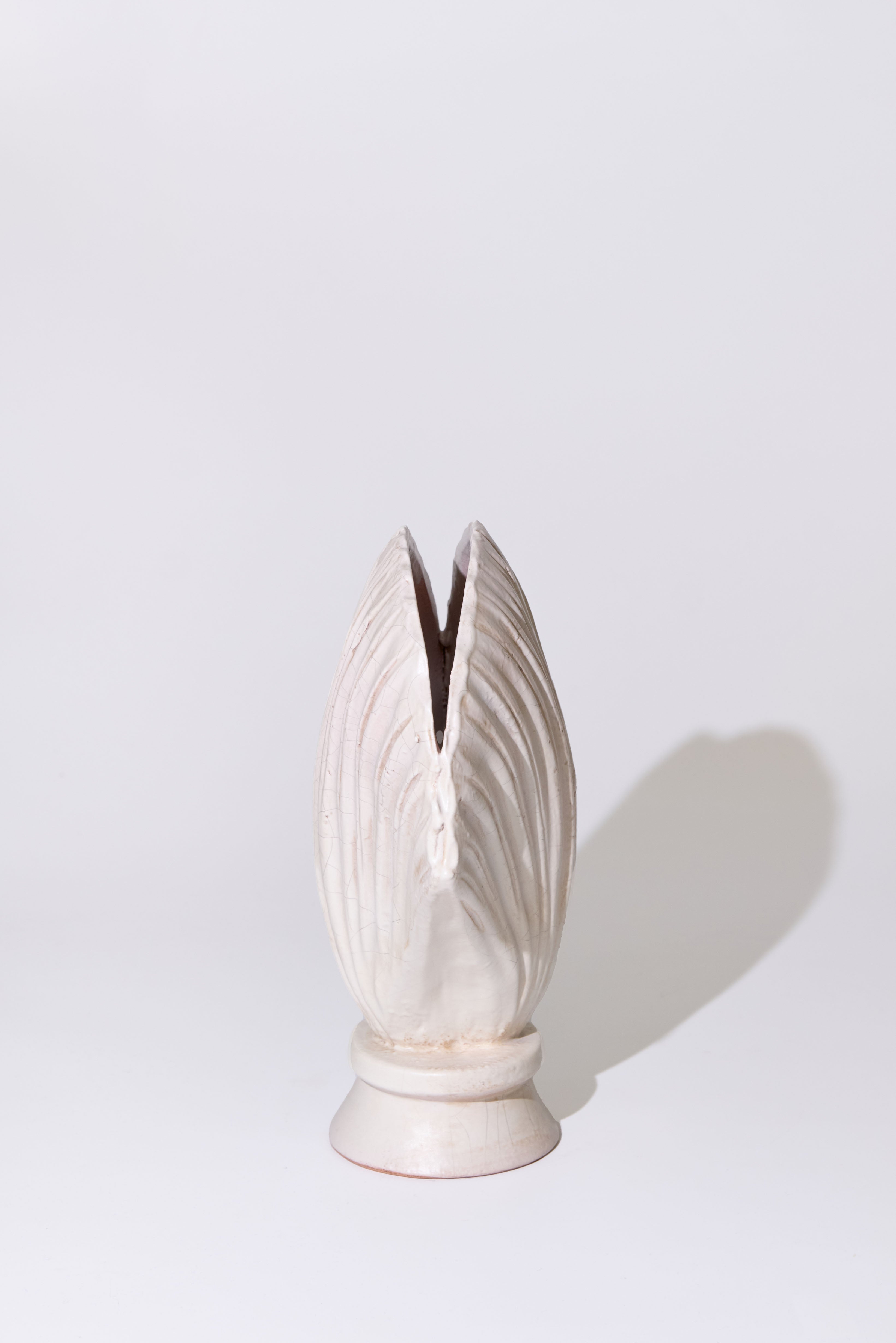 Mini Ostrica — Hand-Modelled Tuscan Ceramic Sculpture, Butter