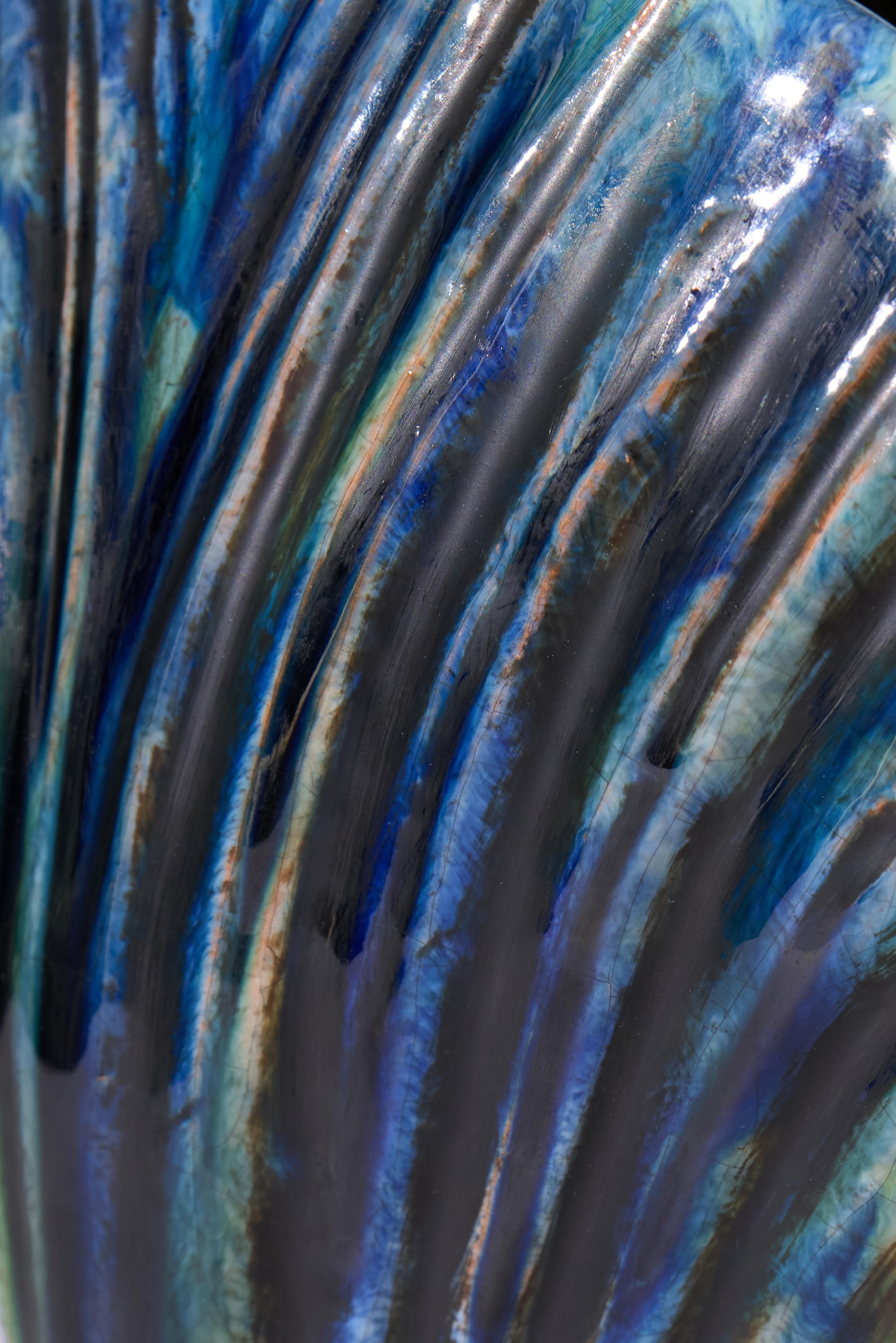 Mini Ostrica — Hand-Modelled Tuscan Ceramic Sculpture, Tide Blue Glazed
