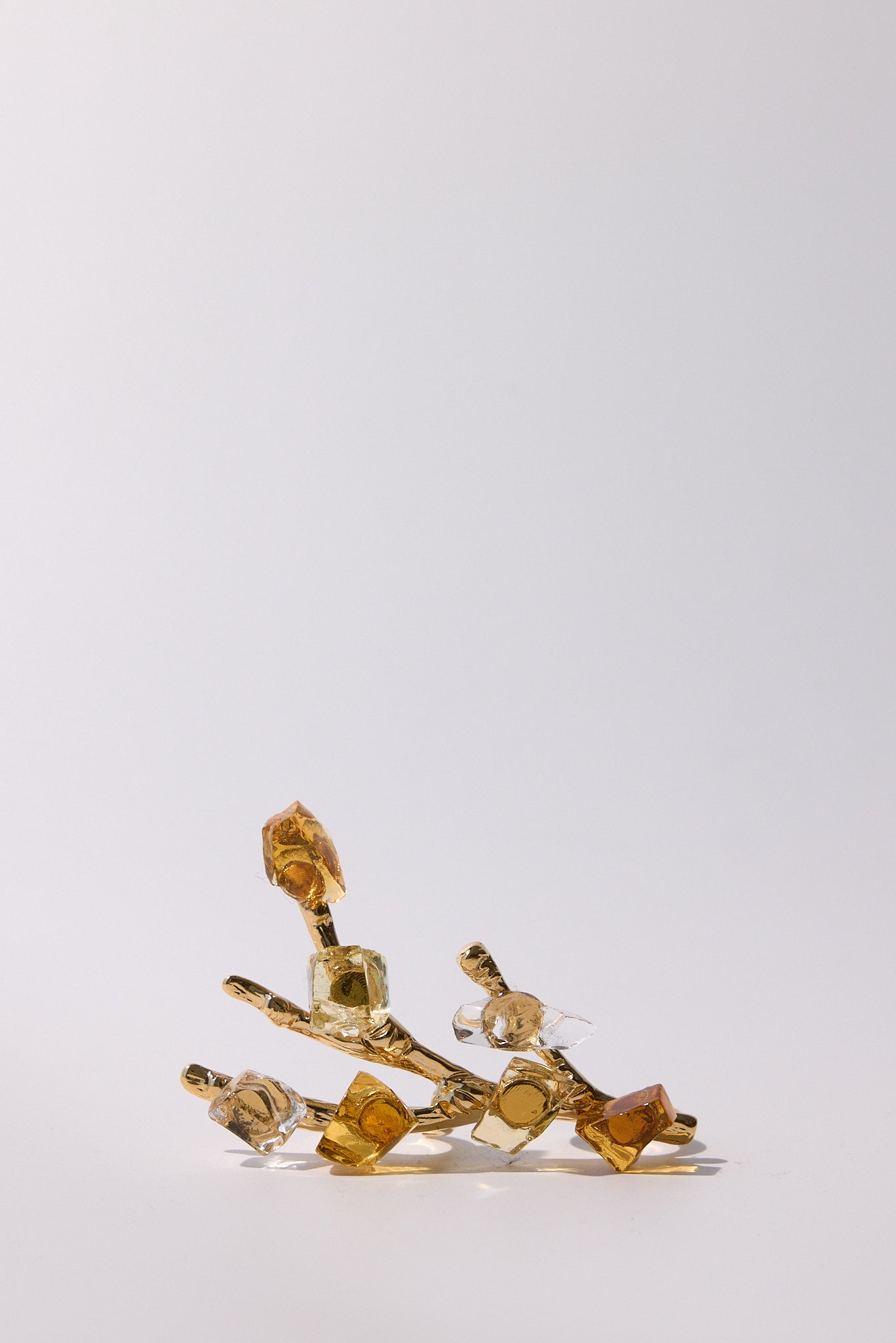 Tirapugni — Anello Multi-Dito in Cristallo Forgiato a Mano, Oro