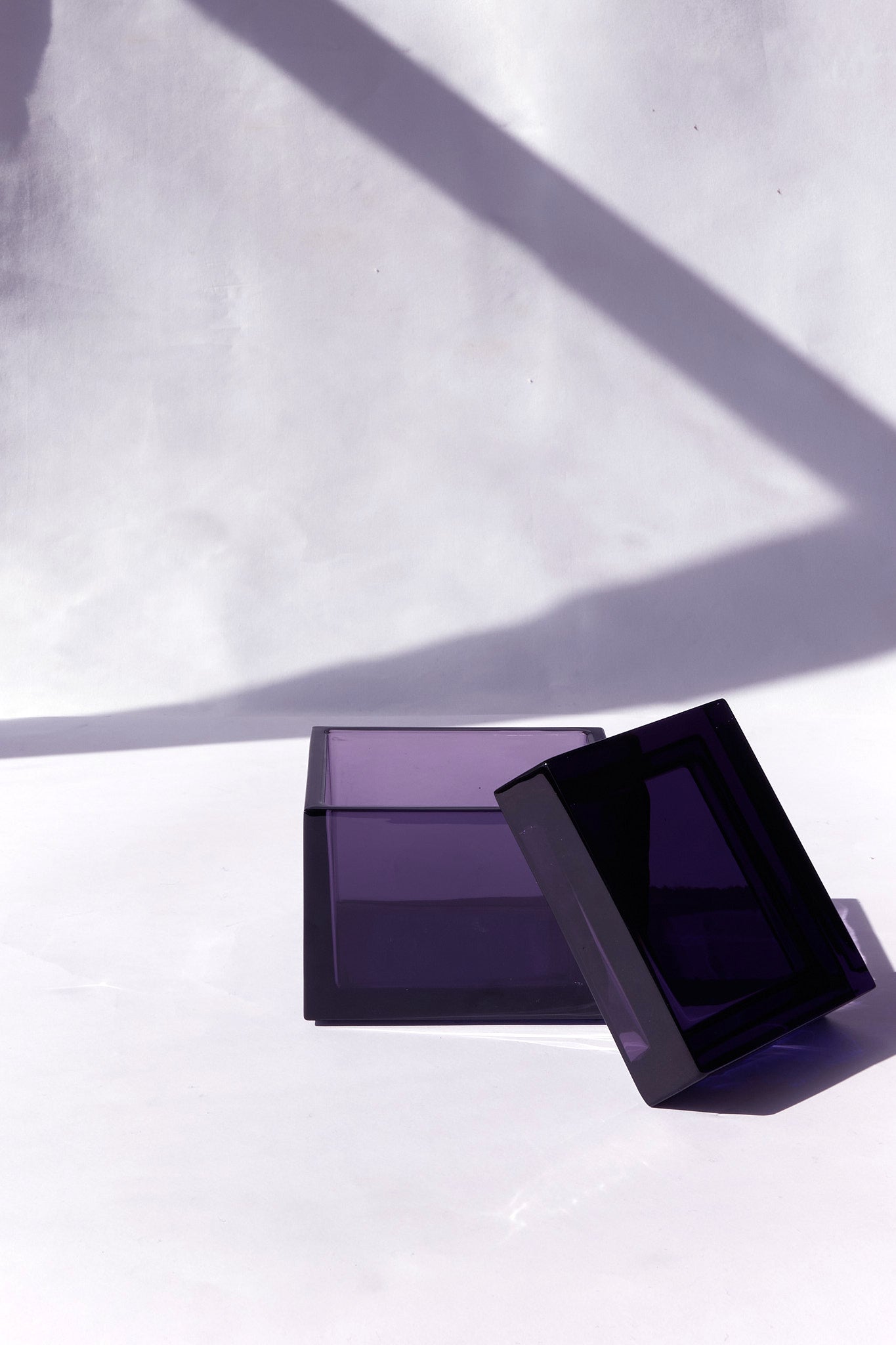 Palmi — Hand-Blown Crystal Box, Violet