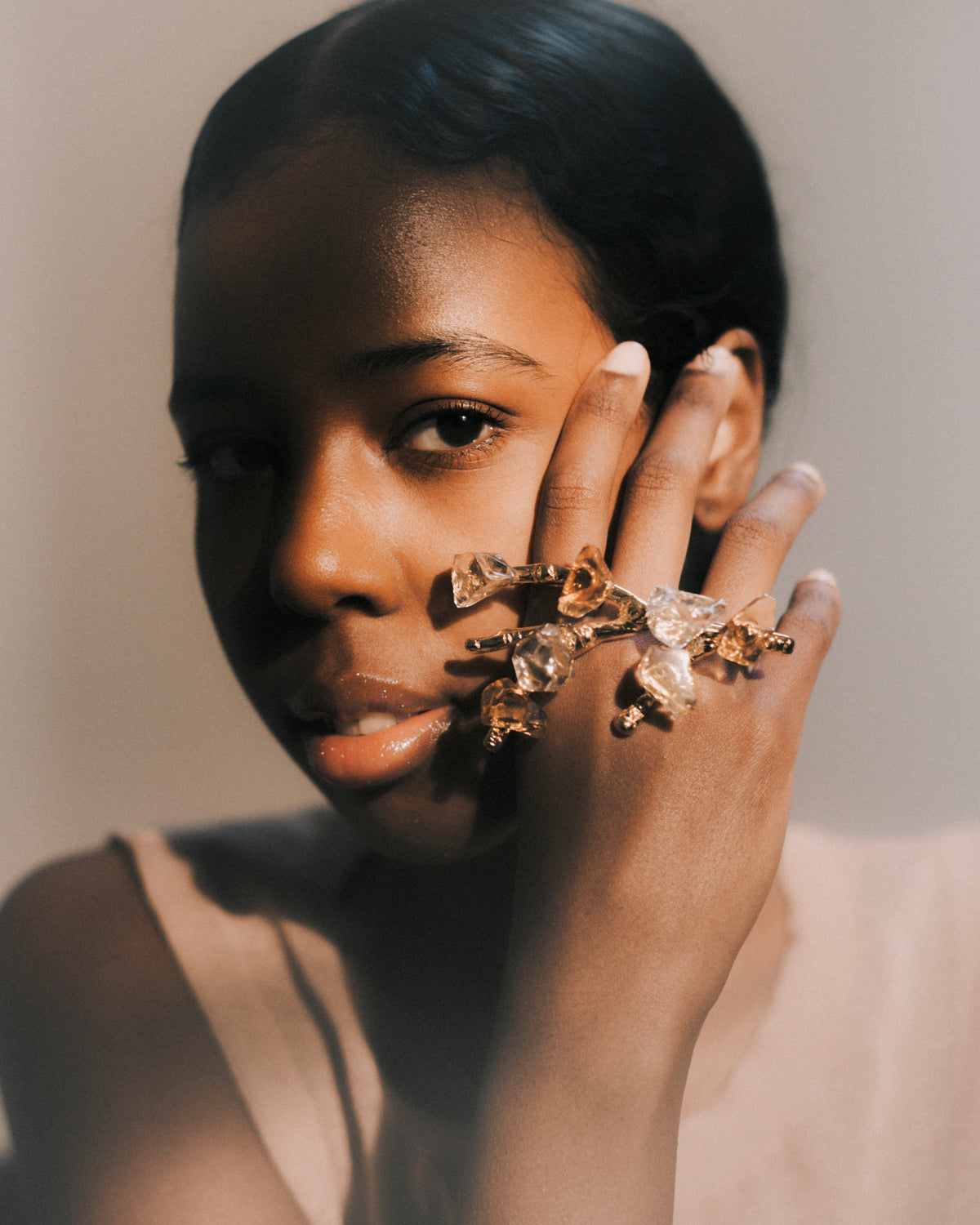 Tirapugni — Hand-Forged Crystal Knuckle Ring, Gold
