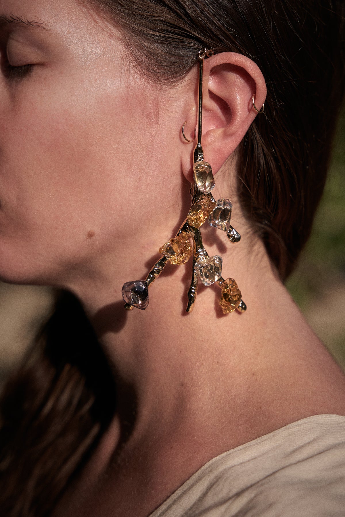 Orione — Ear Cuff in Cristallo Forgiato a Mano, Oro (singolo)