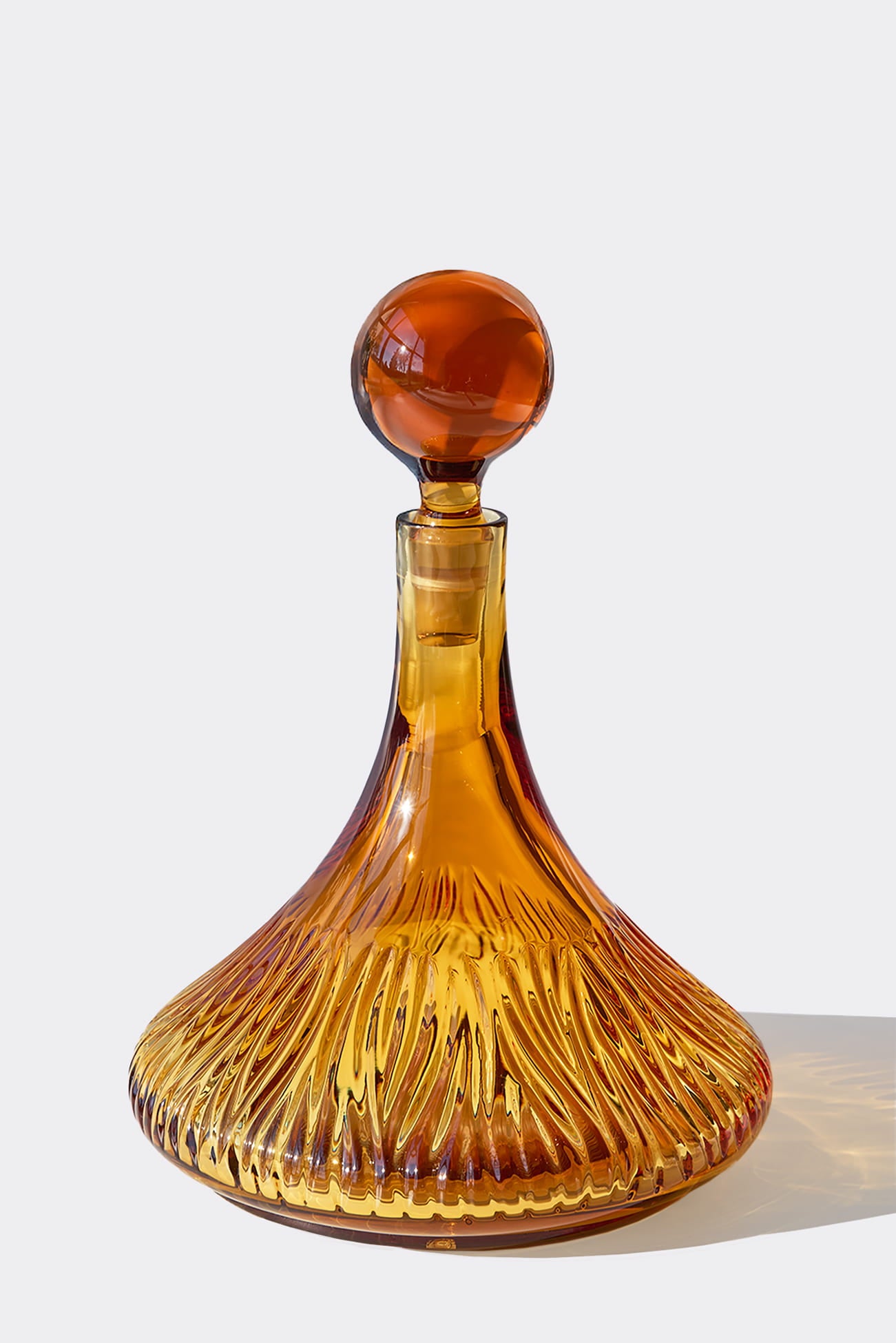 Maestrale Hand-Engraved Crystal Decanter — Amber
