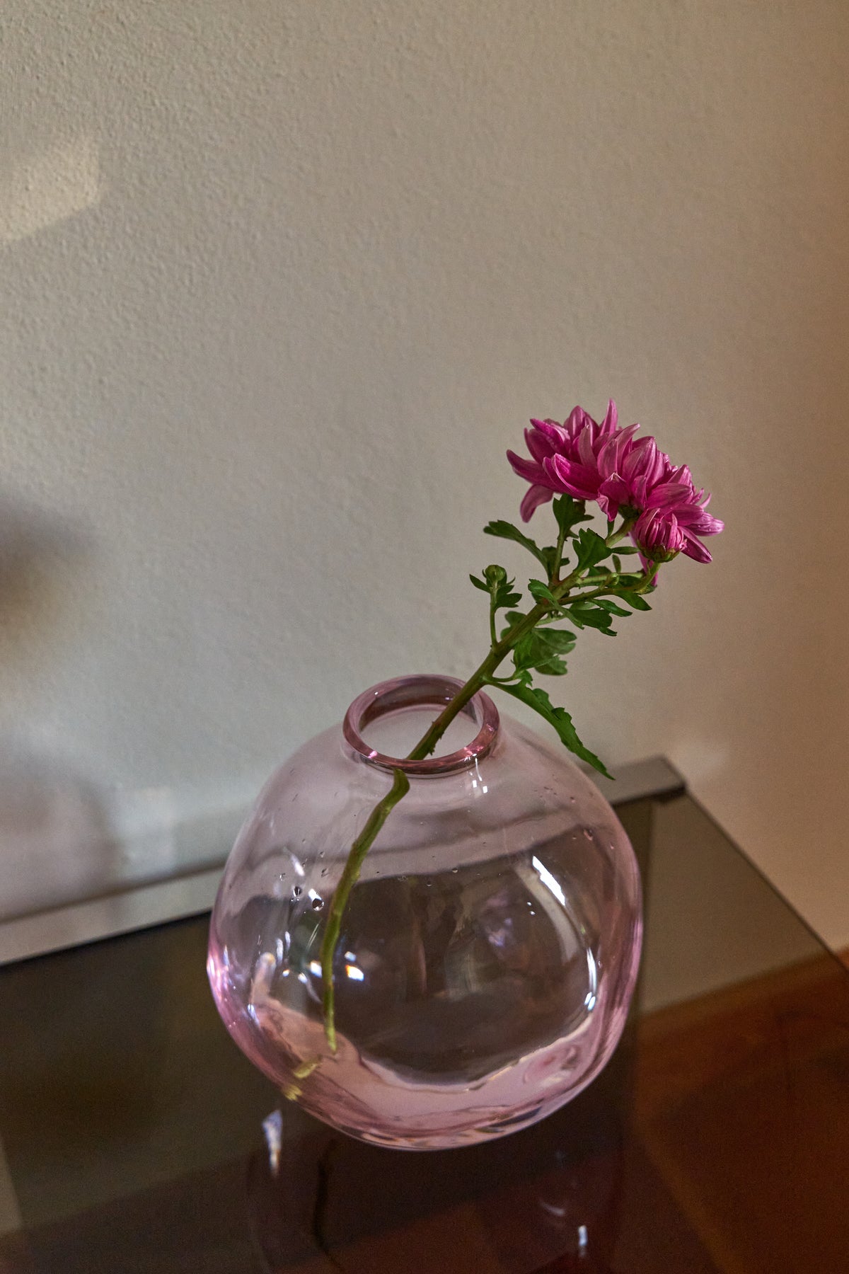 Nuvola — Hand-Blown Crystal Spherical Vase, Pink