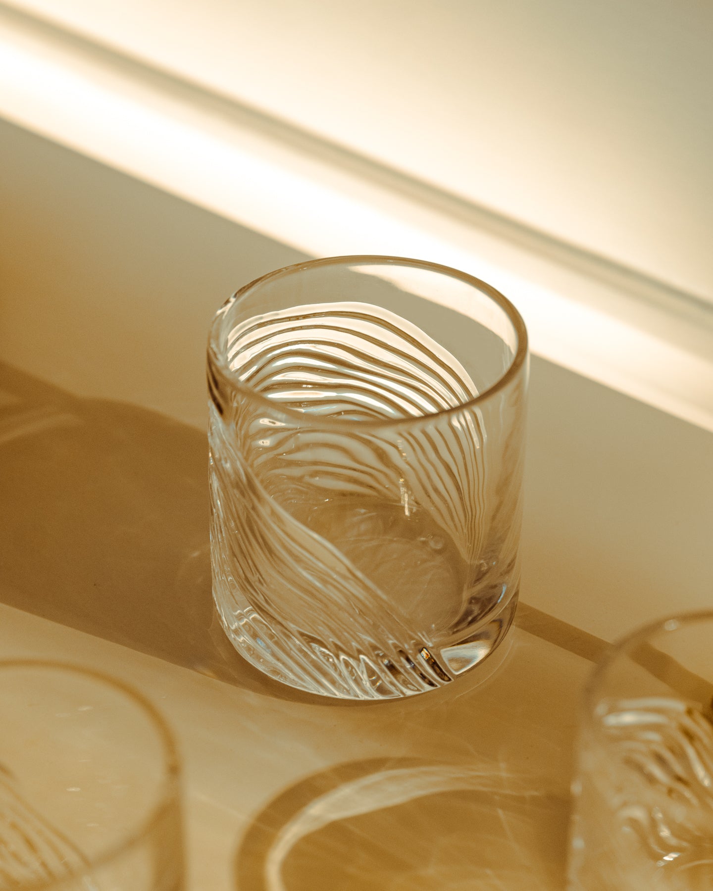 Zefiro Hand-Engraved Crystal Tumbler — Clear, Small