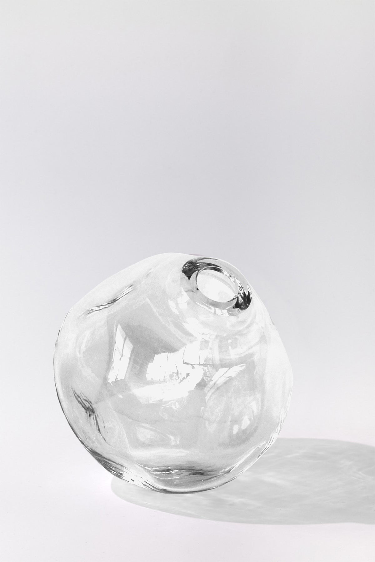 Nuvola — Hand-Blown Crystal Spherical Vase, Clear