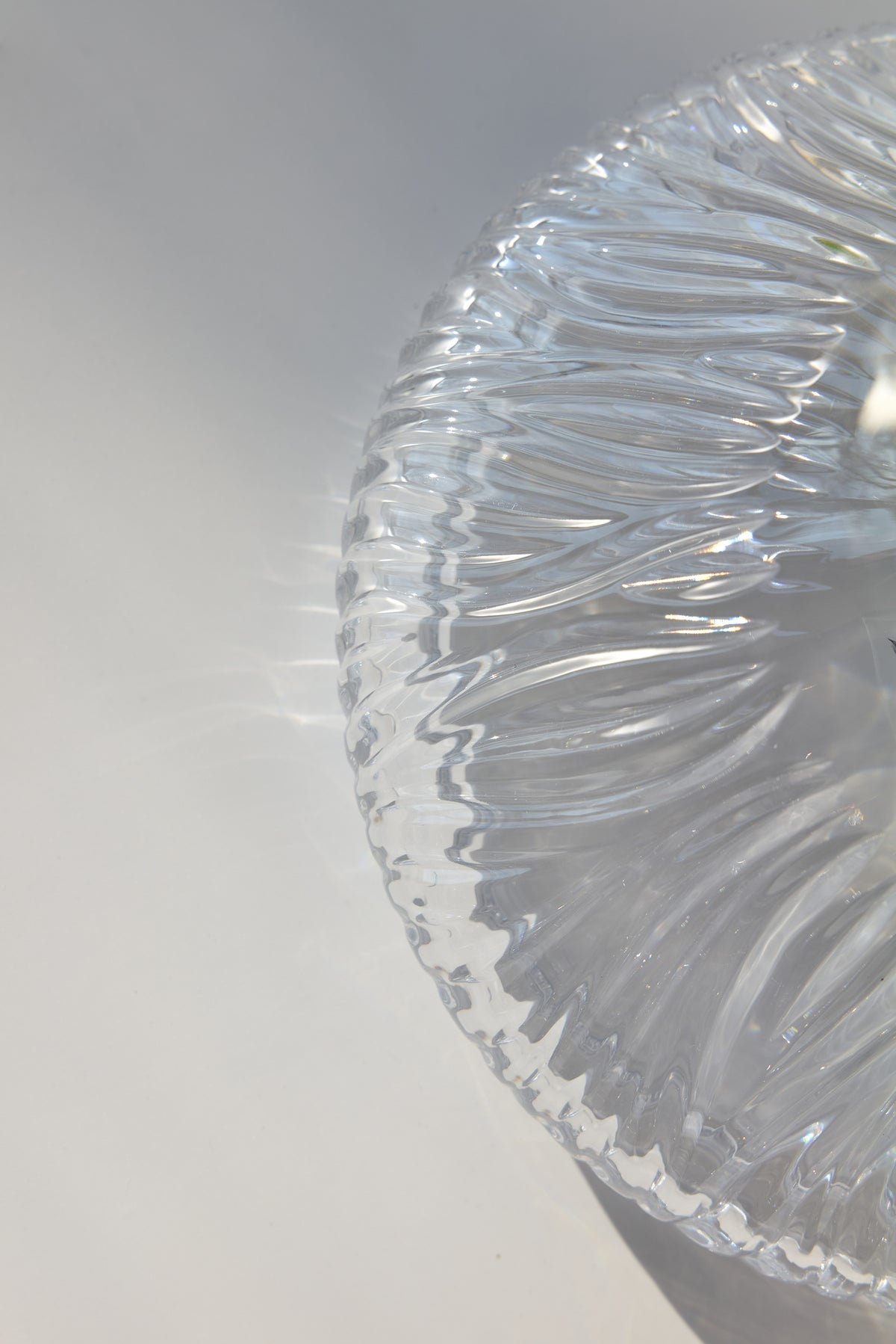 Maestrale Hand-Engraved Crystal Decanter — Clear