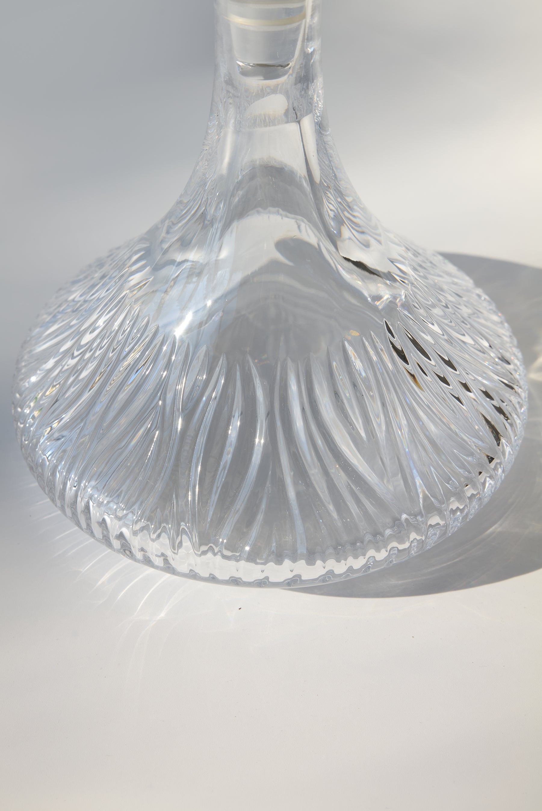 Maestrale Hand-Engraved Crystal Decanter — Clear