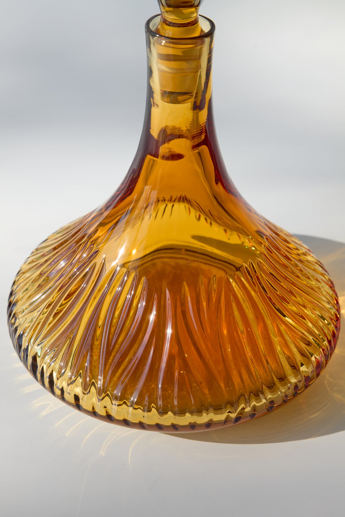 Maestrale Hand-Engraved Crystal Decanter — Amber